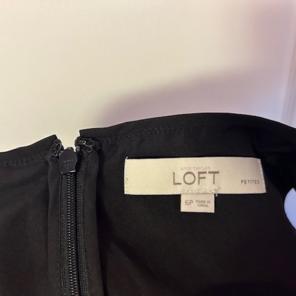 Loft -Red and Black Floral dress- Size 6 petite - Picture 5 of 7